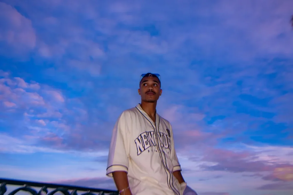 Mars Valencia releases his new commercial pop single