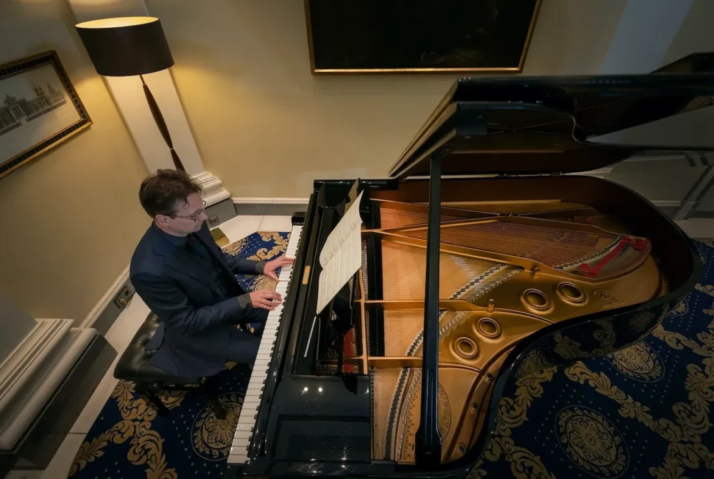 Marcus Sukiennik release a holiday classical album - Xmas Piano 1