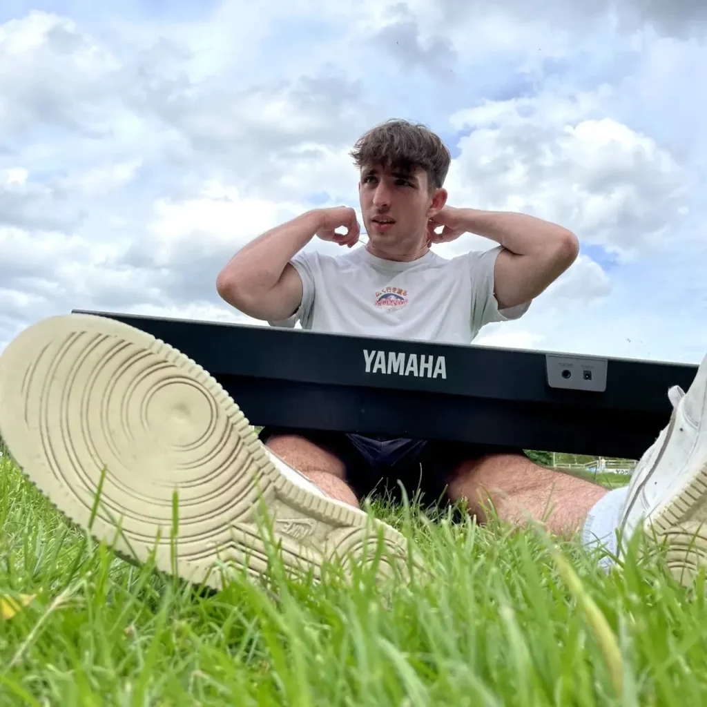 Rory Sturgeon releases his latest Acoustic single
