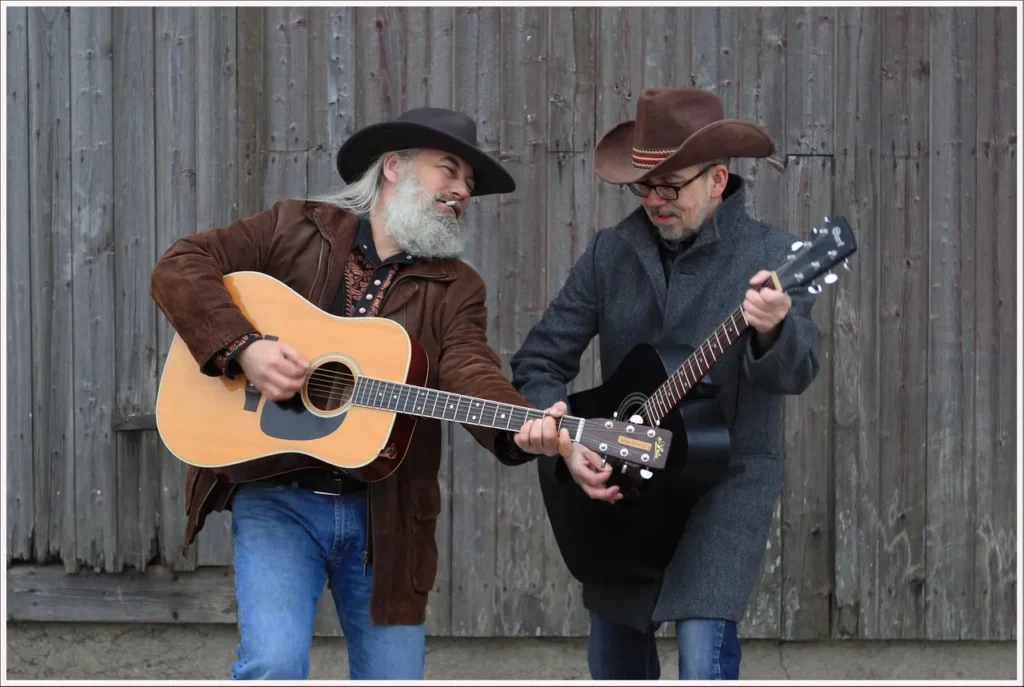 "Moving Down South" new country music by Down South Pepper Band
