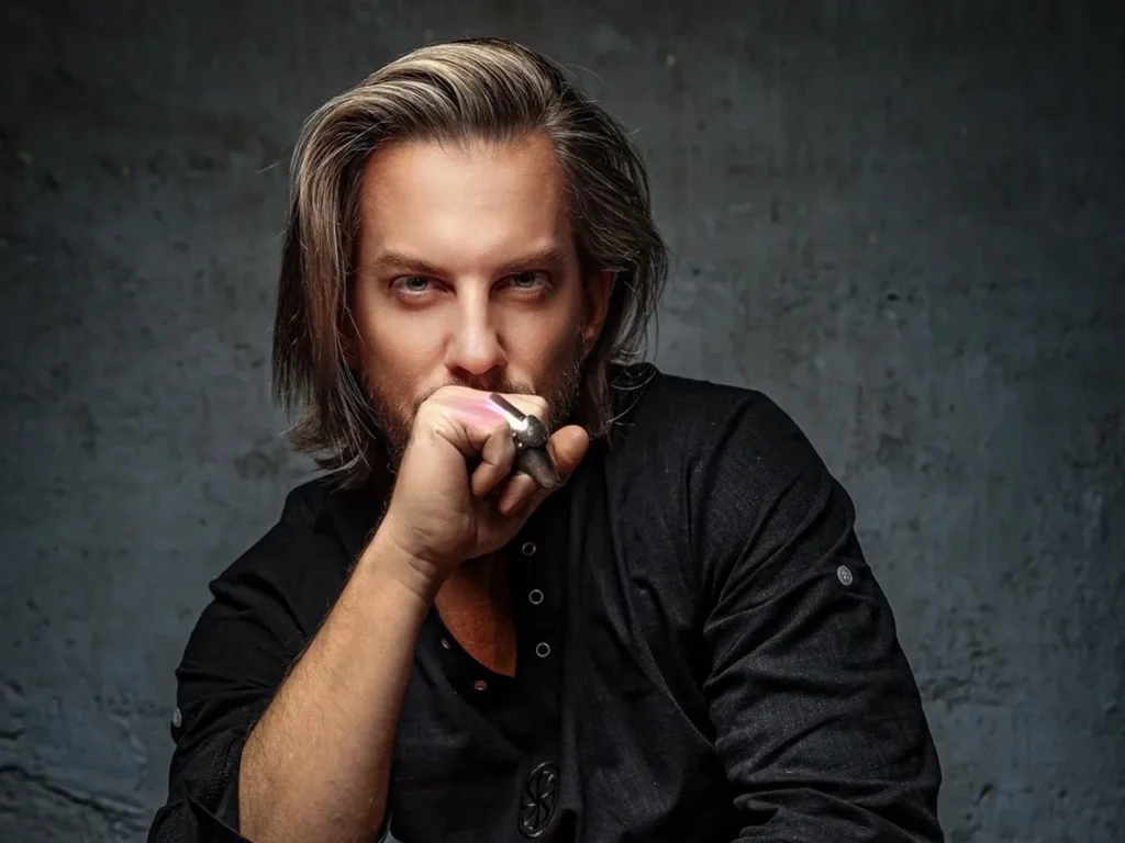 Jay Roecker releases his latest awe-inspiring pop single