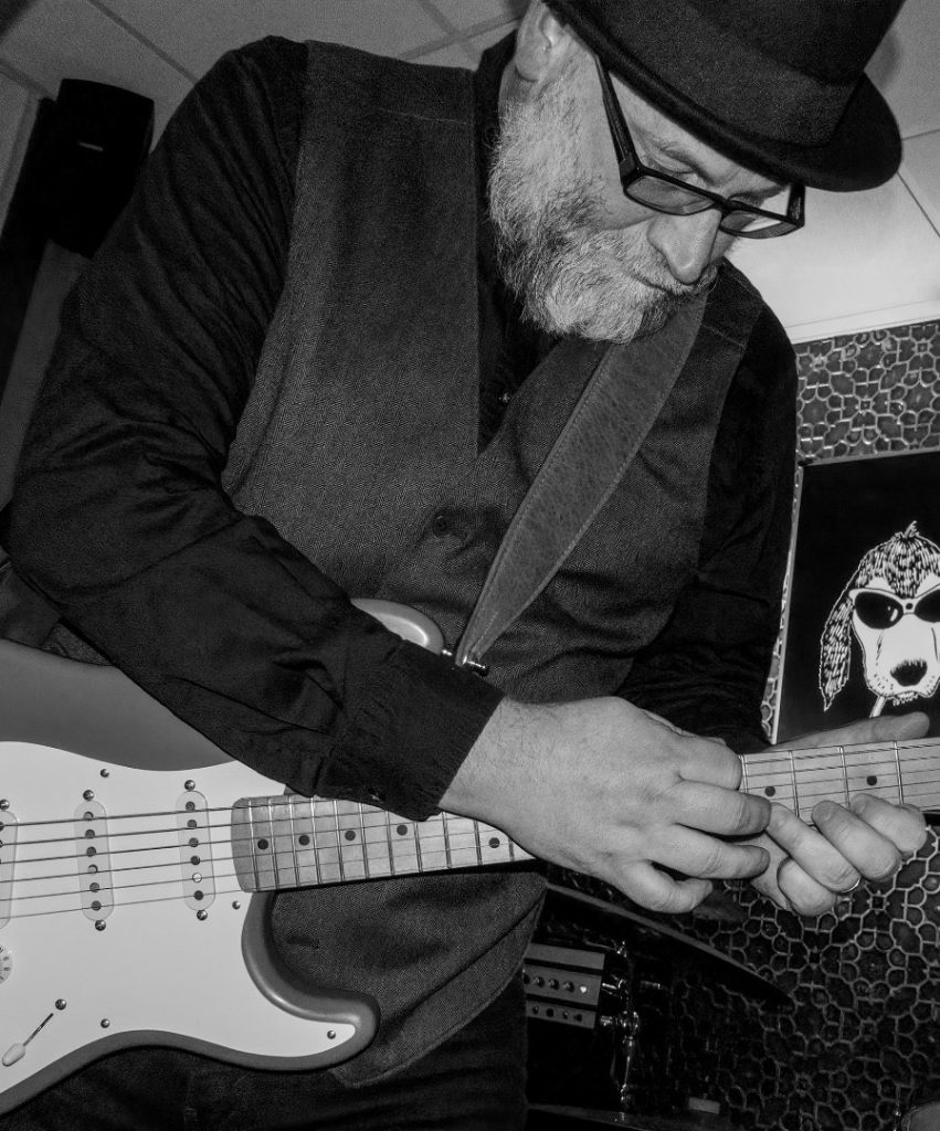 Ken Woods and The Old Blue Gang – Sundown Town