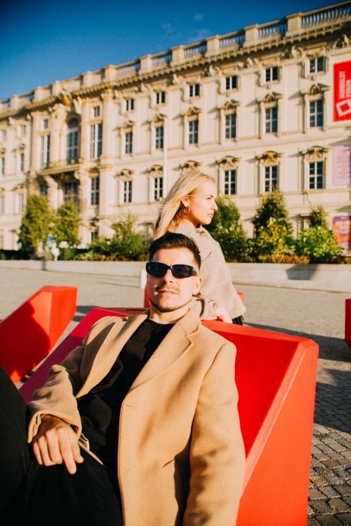 Sarah O'Moore – Falling