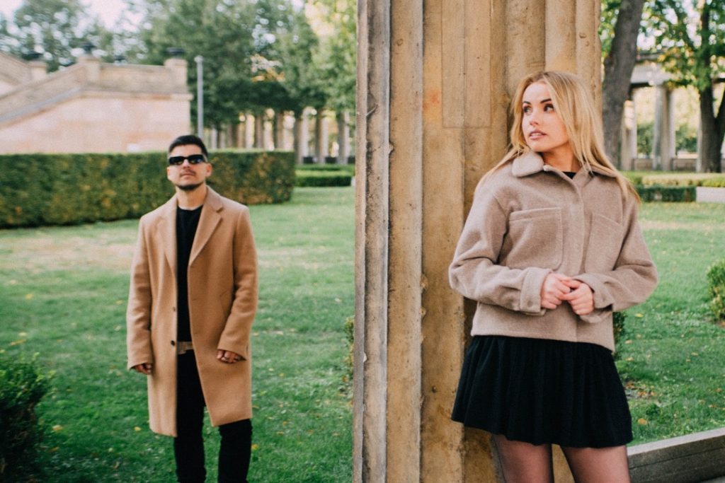 Sarah O'Moore – Falling