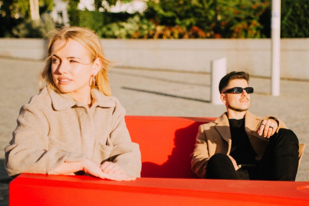 Sarah O'Moore – Falling