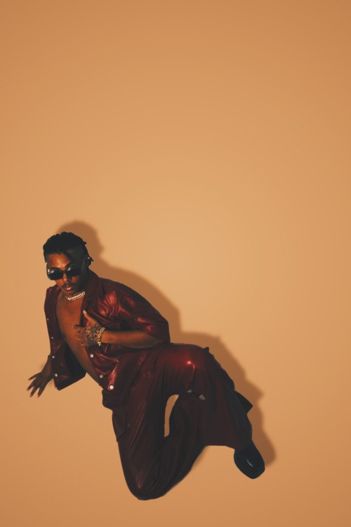 Von LaRae – 2 Is Company