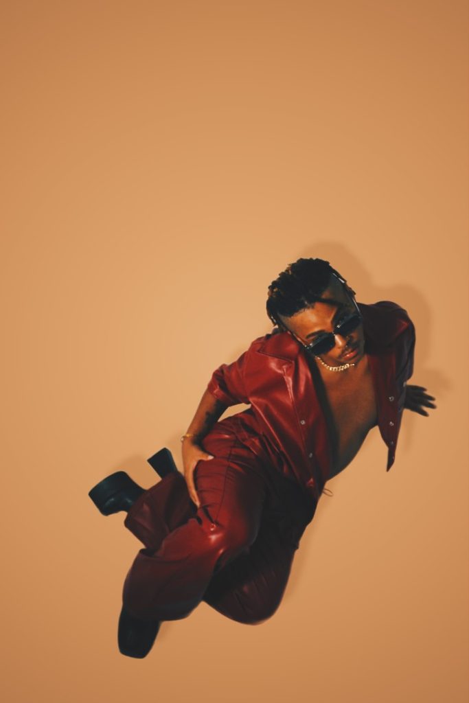 Von LaRae – 2 Is Company