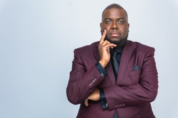 Darien Brooks – All In His Hands Review: A Soul-Stirring Gospel Anthem of Surrender, Faith, and Divine Assurance Darien Brooks – All In His Hands