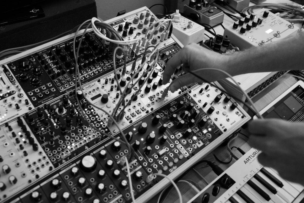 The Double Headed Seagulls – Play Artful