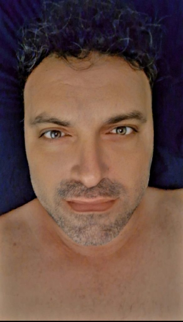 Mikey La Luna – Embrace The Light