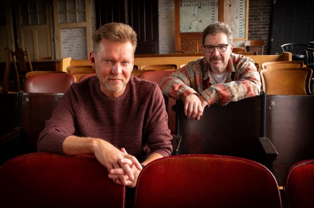 Meegan & Tobin – Keep On Movin'