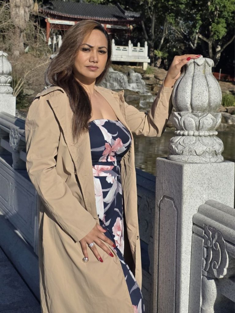 Rosie Belvie – Living My Life