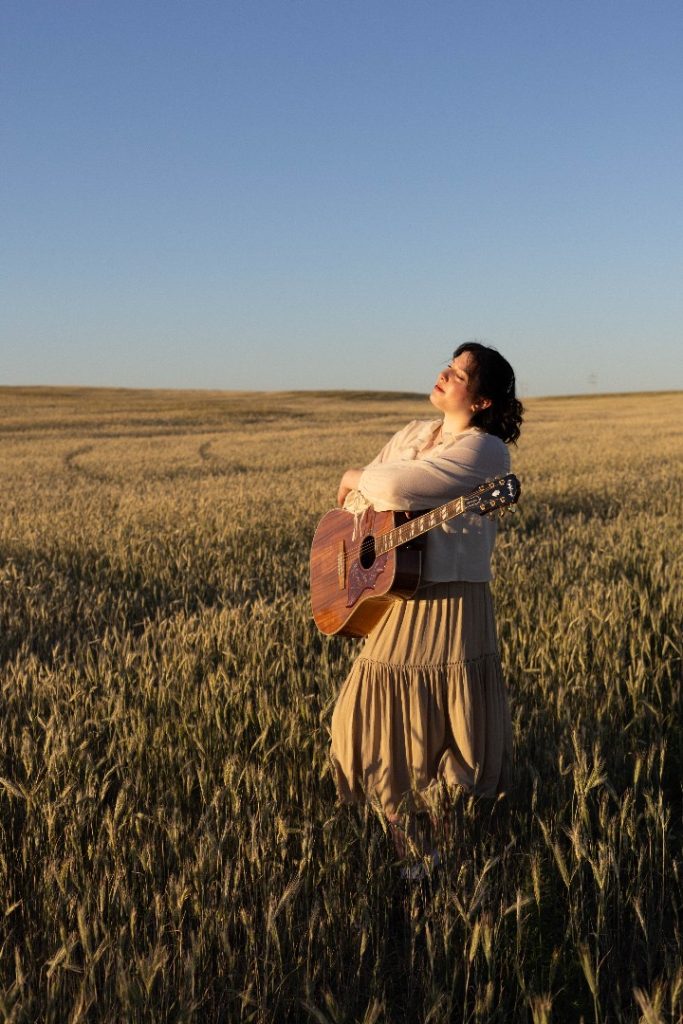 Veronica Raine – August Veronica Raine – August