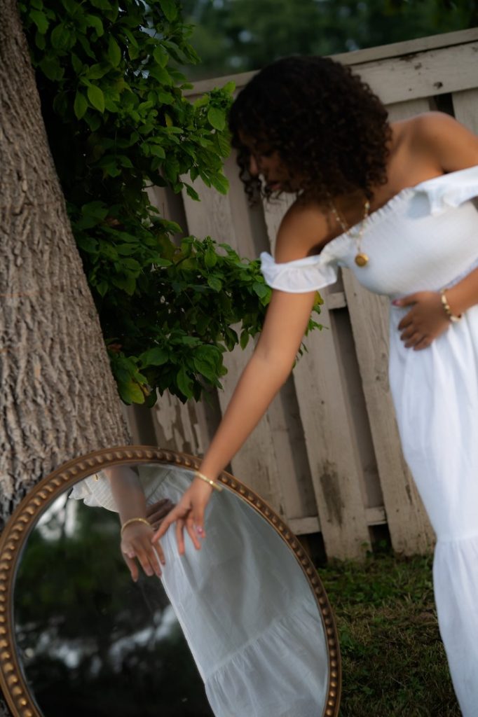 Ezley Jones – Golden Mirror