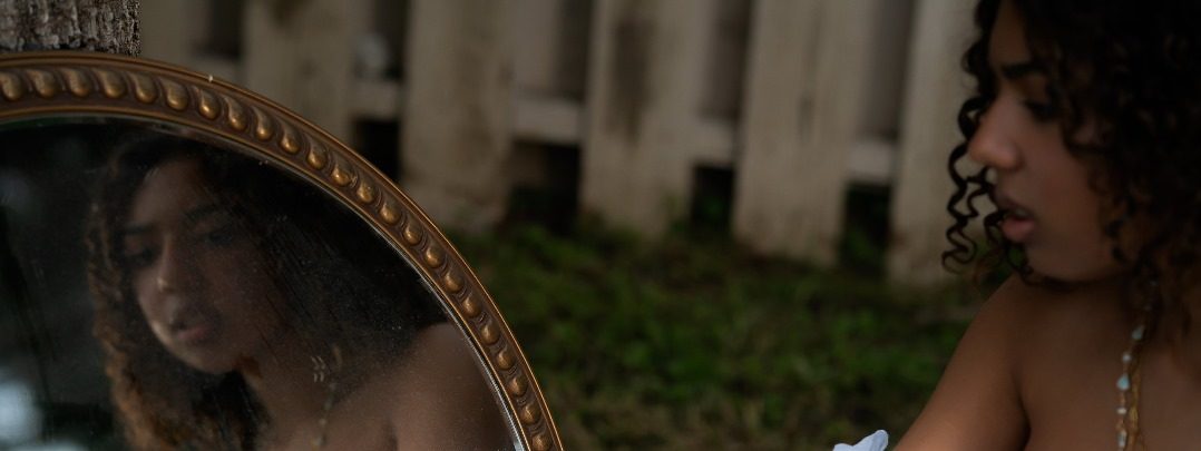 Ezley Jones – Golden Mirror