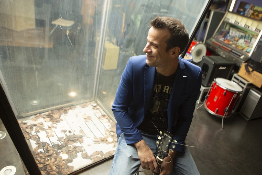 Richard Green – Holding a Gun Richard Green – Holding a Gun