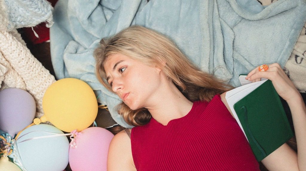 Ava Valianti – Clean My Room