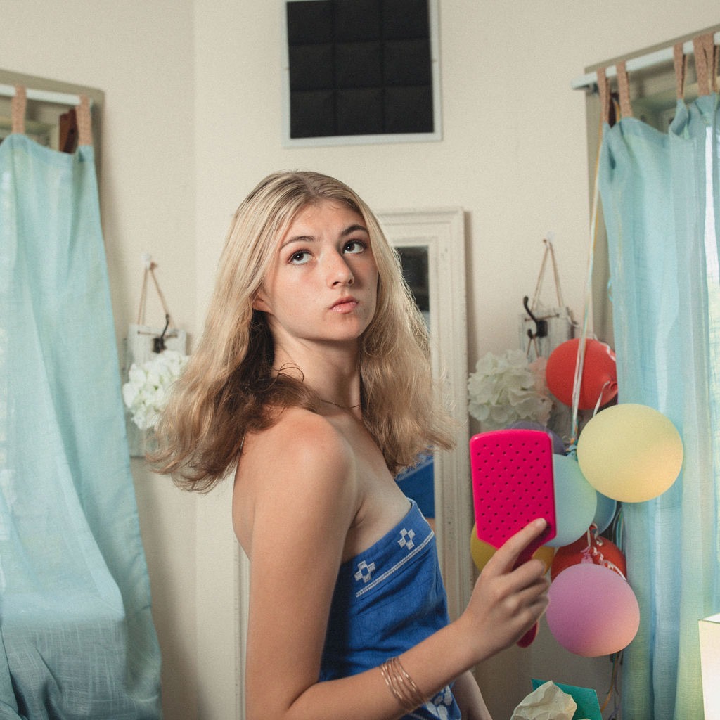 Ava Valianti – Clean My Room