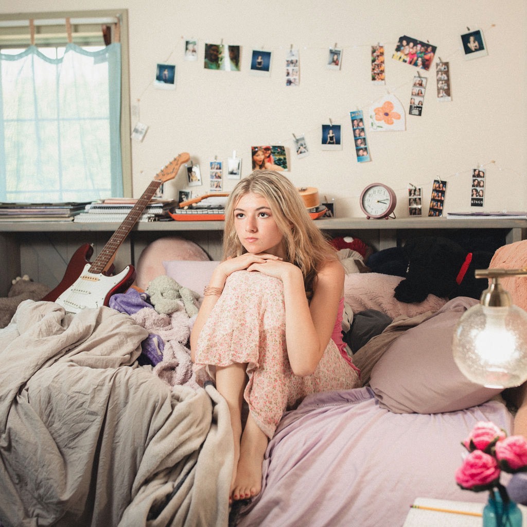 Ava Valianti – Clean My Room