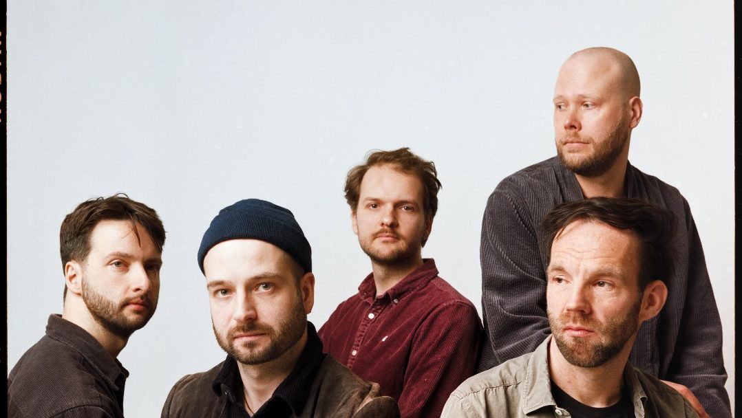 Ruud Voesten – Raw Beans Single Review: A Haunting Meditation on Desire, Discipline, and the Sound of Redemption Ruud Voesten – Raw Beans