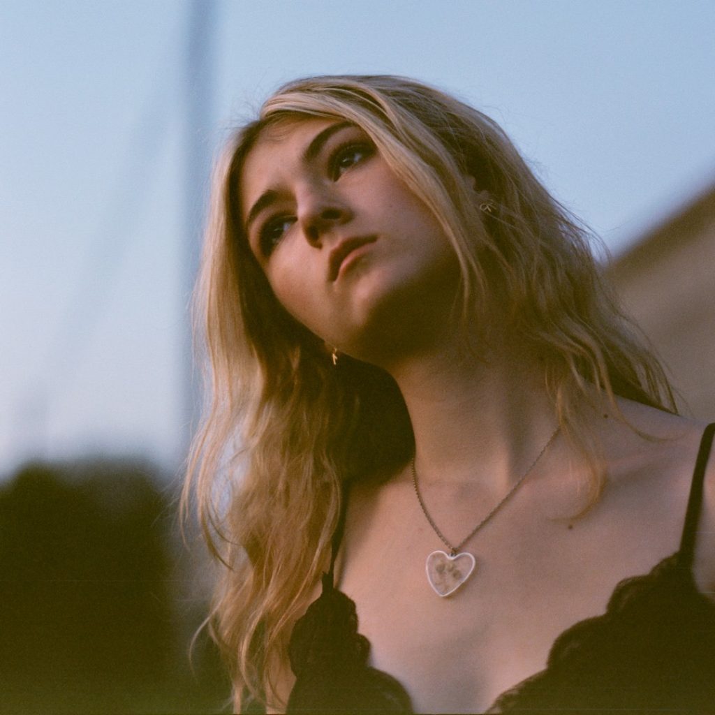 Ava Valianti – Running on Empty