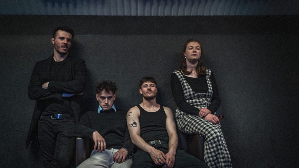 Wild Horse – Magpies Wild Horse – Magpies