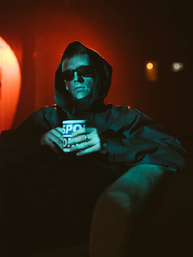 Lee Feather and The Night Movers – Drugs for Christmas Lee Feather and The Night Movers – Drugs for Christmas