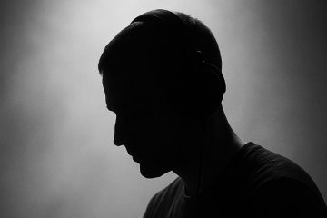 DJ Momotaro – Play Me Like a Hit