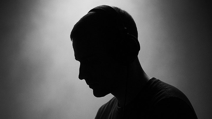 DJ Momotaro – Play Me Like a Hit