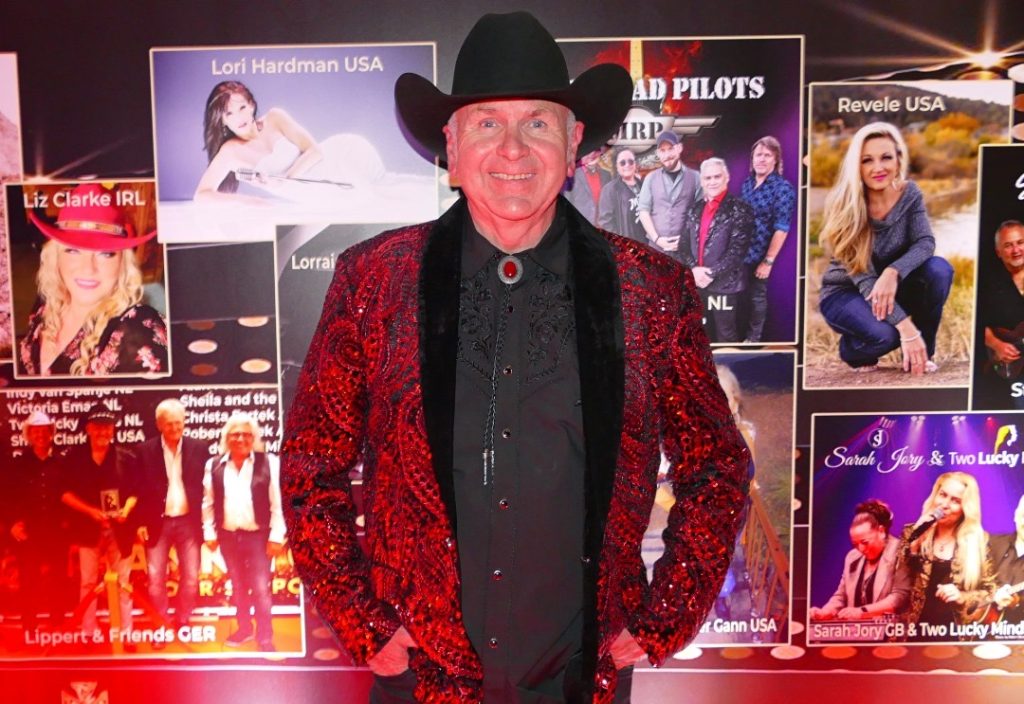 John Smyths – Please Come Home For Christmas