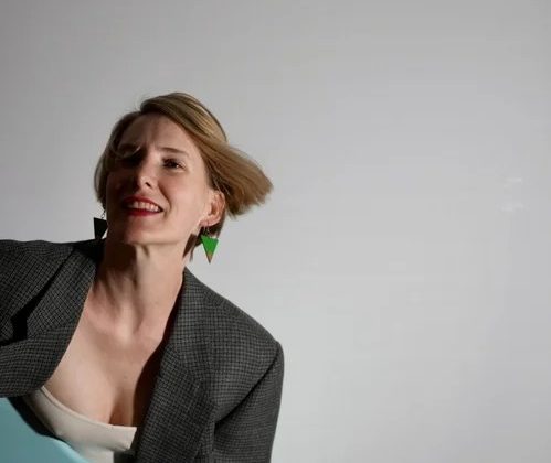 Naomi Neva – This Is Over Single Review: Grit, Heartbreak, and the Moment Clarity Finally Wins Naomi Neva – This Is Over