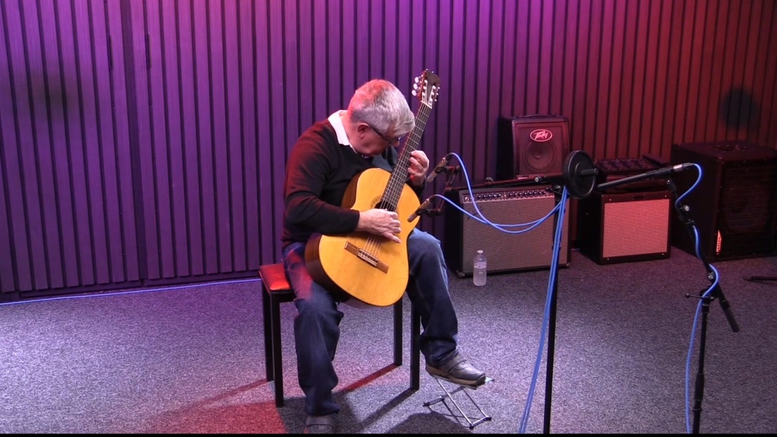 Martin Lloyd Howard – Selene Review: A Moonlit Solo Guitar Meditation Blending Classical Warmth Emotional Stillness And Nocturnal Atmosphere Martin Lloyd Howard – Selene