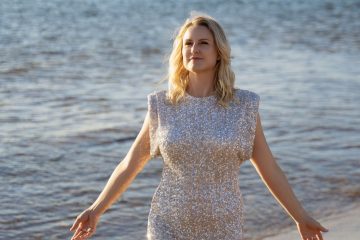 Chloe Clouds — Shooting Star