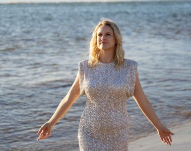 Chloe Clouds — Shooting Star