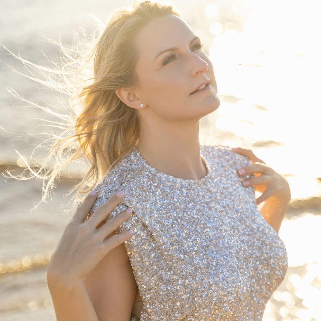 Chloe Clouds — Shooting Star