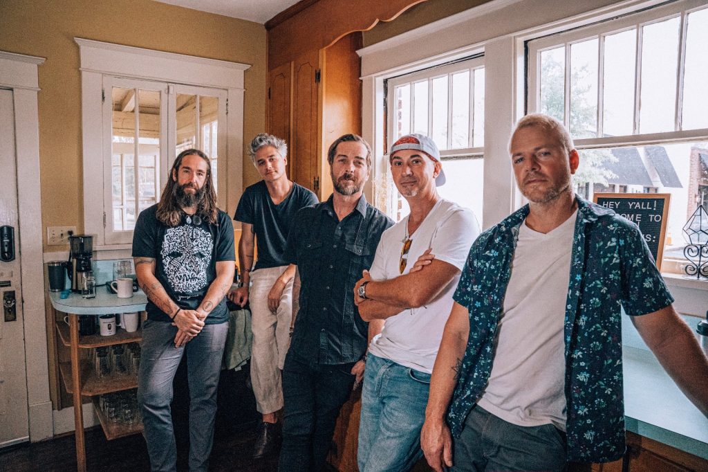 Midnite Radio – Auntie Midnite Radio – Auntie