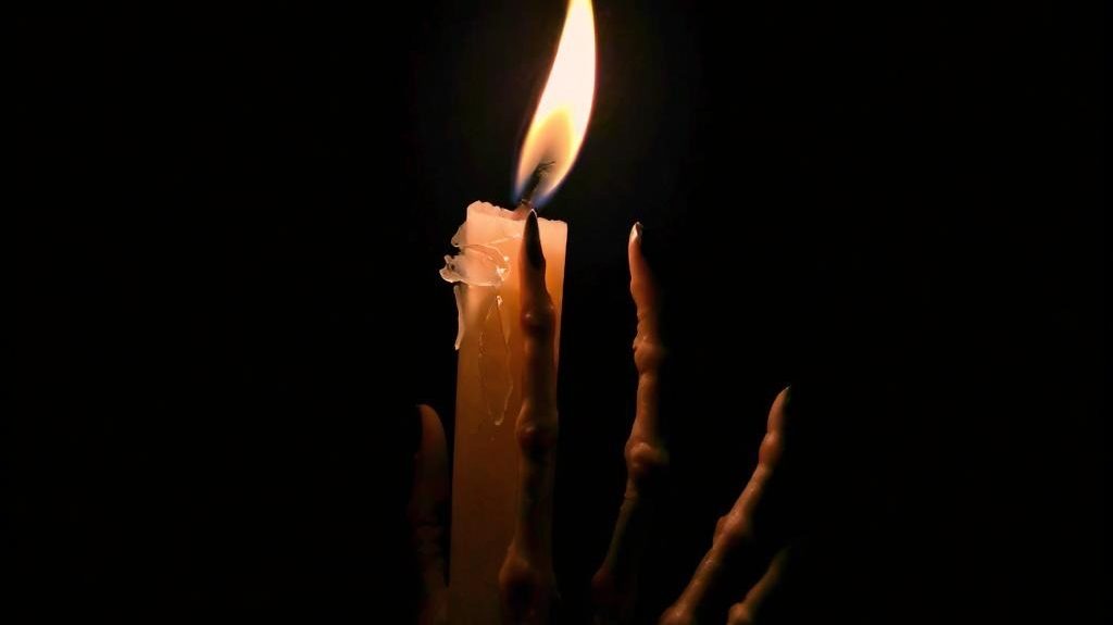 Olly Williams – Candles Turned to Ash Review Olly Williams – Candles Turned to Ash