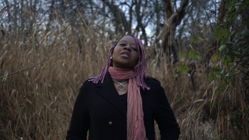 Fiona Amaka – Love That Fills My World (Acoustic Version)