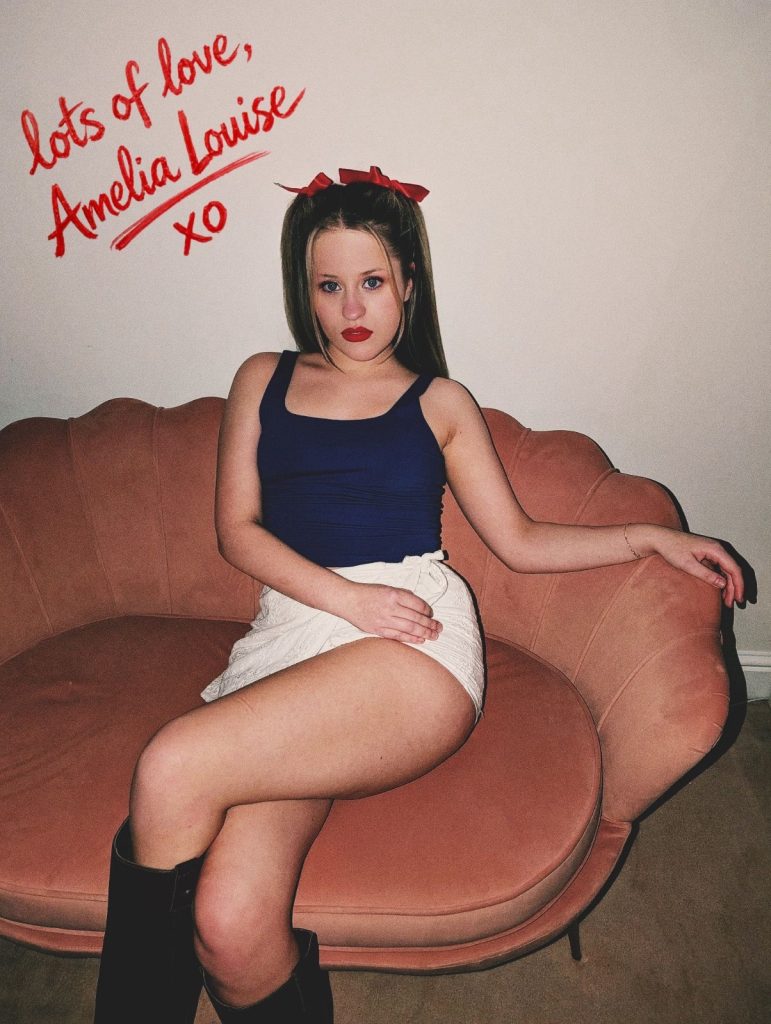 Amelia Louise – Supergirl