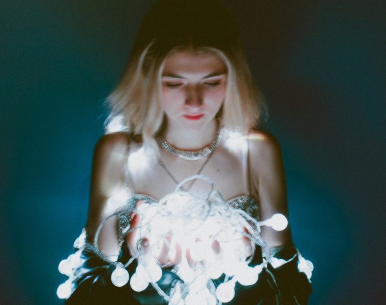 Ava Valianti – Birthday Cake