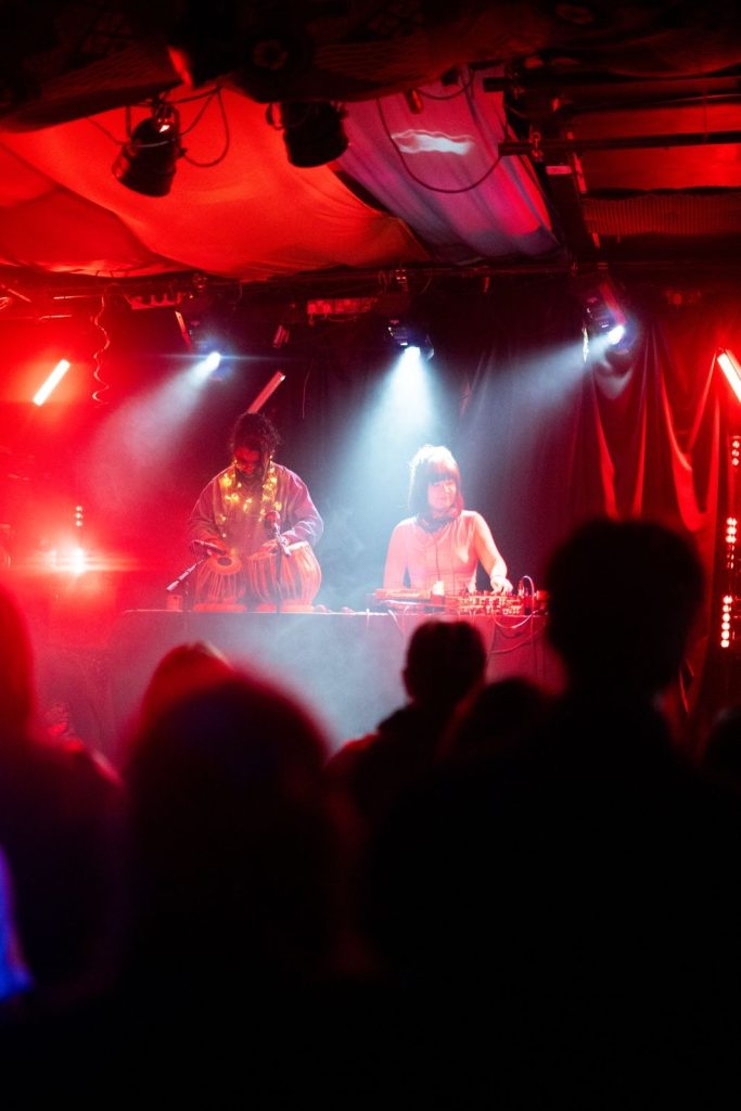 Susan Style – Only A Broken Heart Can Hold The World