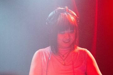 Susan Style – Only A Broken Heart Can Hold The World