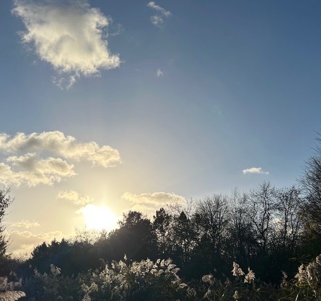 Fiona Amaka – Love That Fills My World (Acoustic Version)