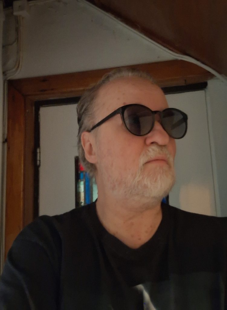 Arn-Identified Flying Objects and Alien Friends – The Sparrow Arn-Identified Flying Objects and Alien Friends – The Sparrow