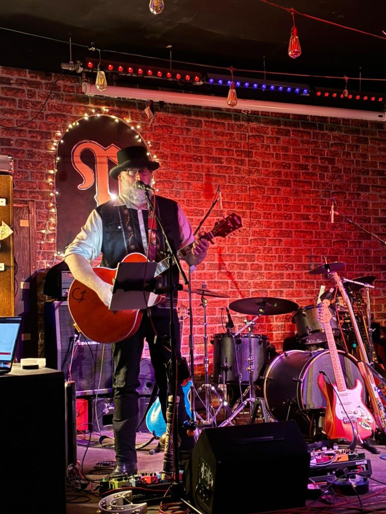 Ken Woods And The Electric Reckoning — Eyes Shut (Review)