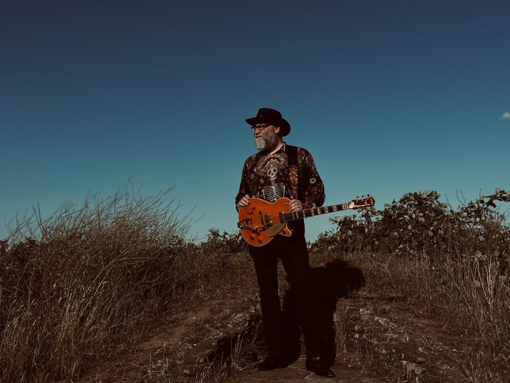 Ken Woods And The Electric Reckoning — Eyes Shut (Interview)