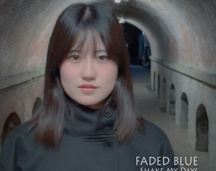 Shake My Days – Faded Blue (Blue-Grey Thursday)