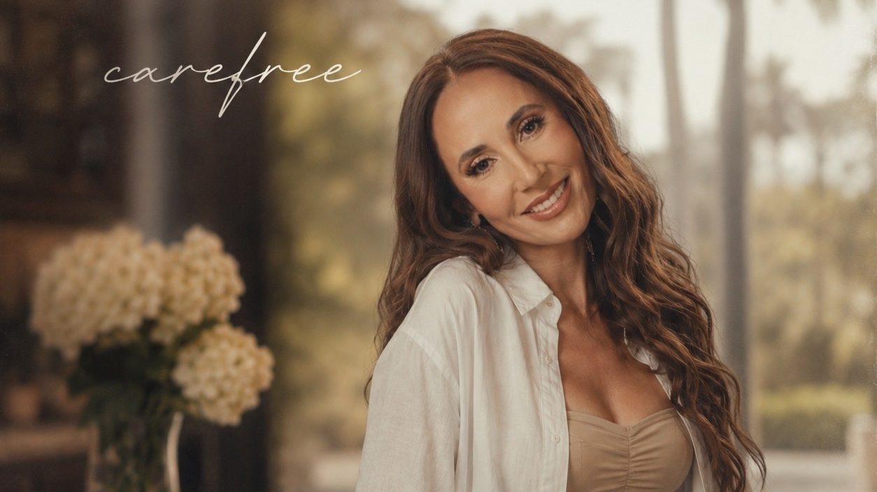 Stefanie Michaela – Carefree (Review) Stefanie Michaela – Carefree