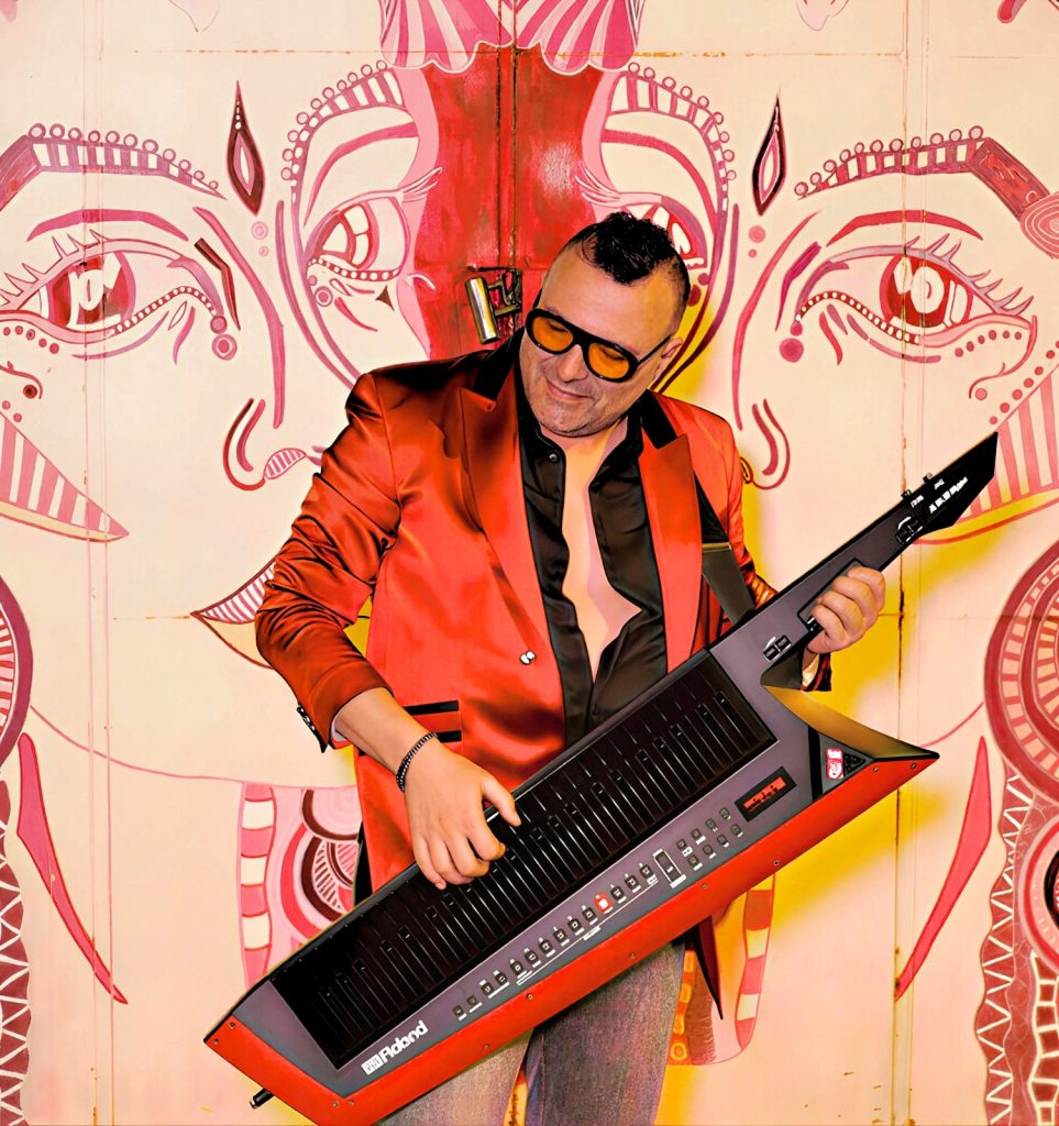Mikey La Luna — Human - Cover Remix (Review)