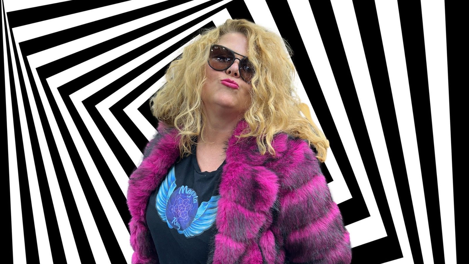 Magenta Ray – A Kiss Like This